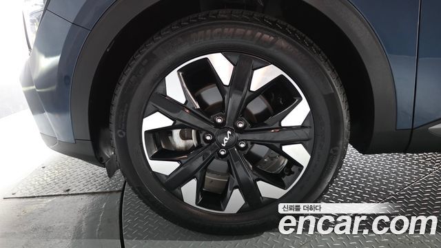 Kia Sportage (V) Gasoline 1.6 Turbo 2WD Signature Gravity 2023 — фото 5