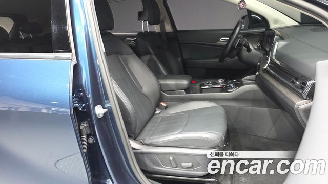 Kia Sportage (V) Gasoline 1.6 Turbo 2WD Signature Gravity 2023 — фото 11