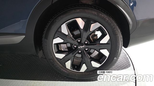 Kia Sportage (V) Gasoline 1.6 Turbo 2WD Signature Gravity 2023 — фото 21