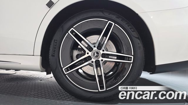 Mercedes-Benz E-Class (W214) E300 4MATIC AMG Line 2025 — фото 21