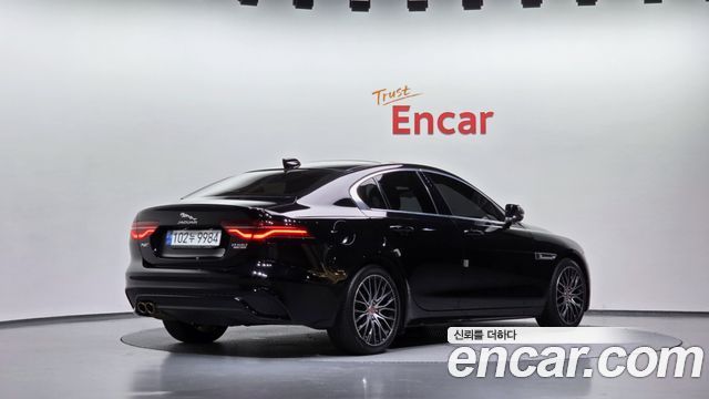 Jaguar XE D180 R-Dynamic S 2020 — фото 2