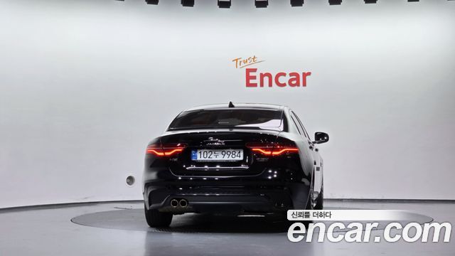 Jaguar XE D180 R-Dynamic S 2020 — фото 4
