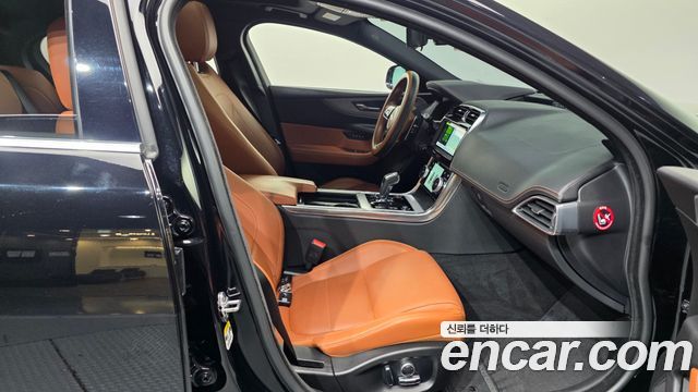 Jaguar XE D180 R-Dynamic S 2020 — фото 15