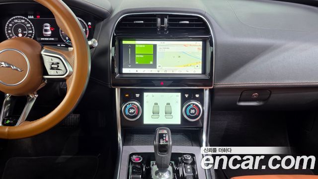 Jaguar XE D180 R-Dynamic S 2020 — фото 18