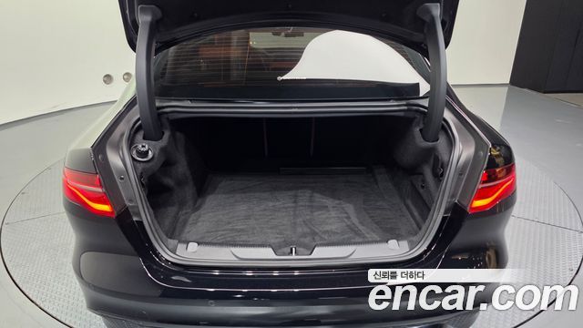 Jaguar XE D180 R-Dynamic S 2020 — фото 24