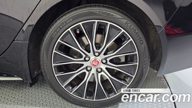 Jaguar XE D180 R-Dynamic S 2020 — фото 27
