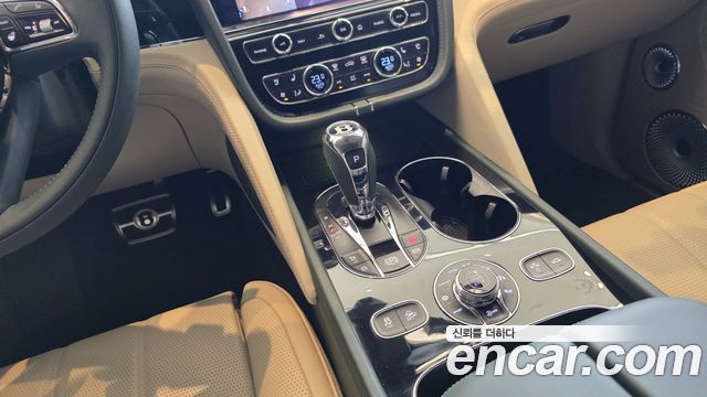 Bentley Bentayga 4.0 V8 S 2024 — фото 18