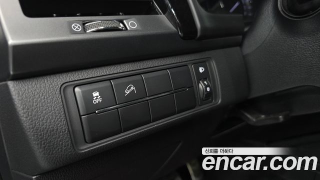 KG Mobility (SsangYong) Rexton Sports Khan Diesel 2.2 2WD Prestige 2021 — фото 18