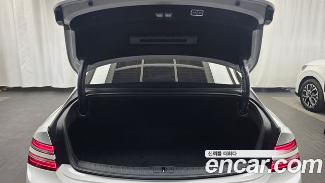 Genesis Electrified G80 (RG3) e-AWD 2022 — фото 17