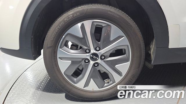 Kia Niro EV Noblesse 2022 — фото 5