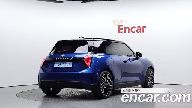 MINI Cooper Electric (IV) SE Favoured 2024 — фото 2