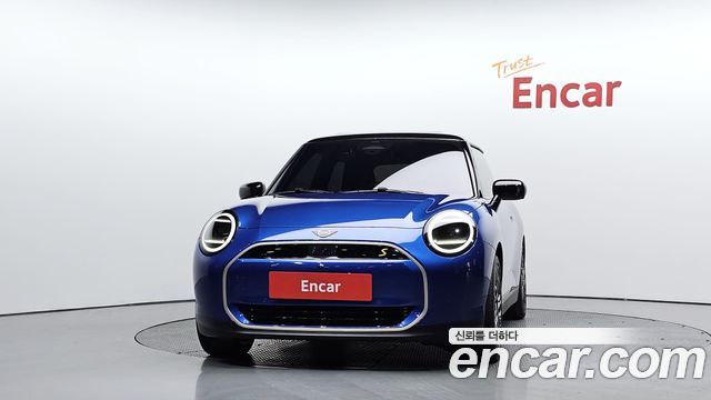 MINI Cooper Electric (IV) SE Favoured 2024 — фото 3