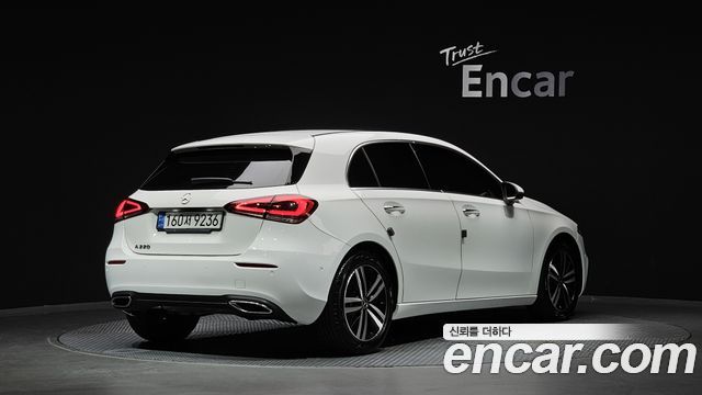 Mercedes-Benz A-Class (W177) A220 Hatchback 2022 — фото 2