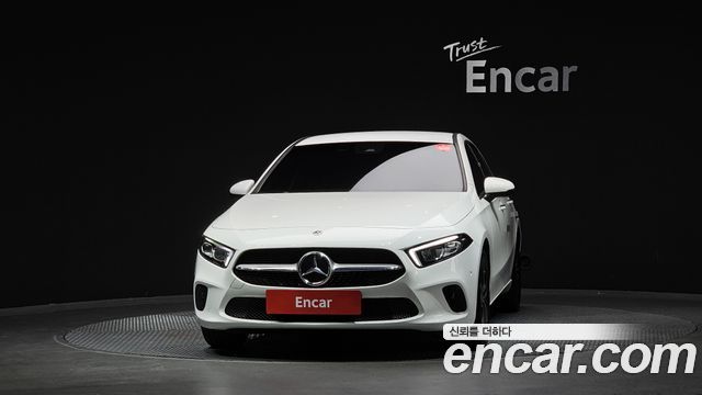 Mercedes-Benz A-Class (W177) A220 Hatchback 2022 — фото 3