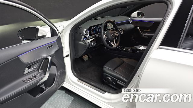 Mercedes-Benz A-Class (W177) A220 Hatchback 2022 — фото 10