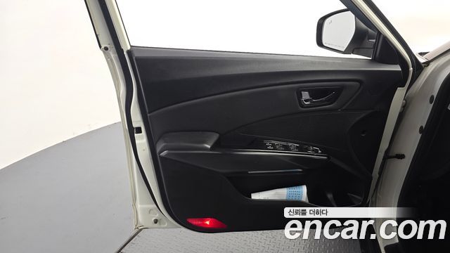 KG Mobility (SsangYong) Tivoli Air 1.5 A3 2WD 2022 — фото 24