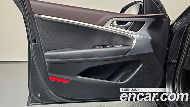 Genesis G70 2.0T Supreme 2018 — фото 24