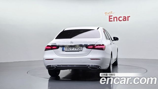 Mercedes-Benz E-Class (W213) E250 Exclusive 2022 — фото 4