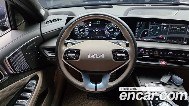 Kia K8 2.5 Gasoline 2WD Signature Special 2023 — фото 13