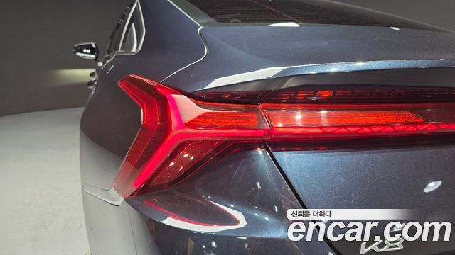 Kia K8 2.5 Gasoline 2WD Signature Special 2023 — фото 23