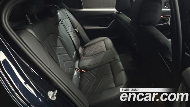 BMW 5 Series (G60) 523d M Sport 2025 — фото 11