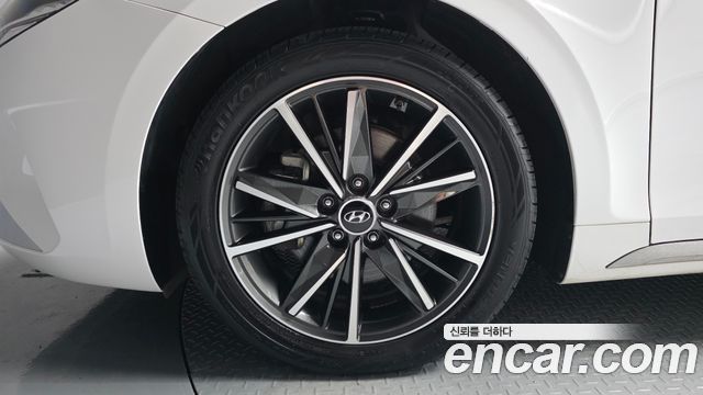 Hyundai Grandeur (IG) 2.5 Le Blanc 2023 — фото 5
