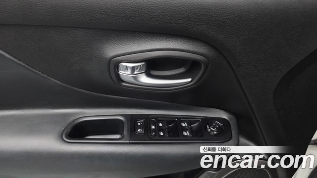 Jeep Renegade 2.4 Limited 2021 — фото 33