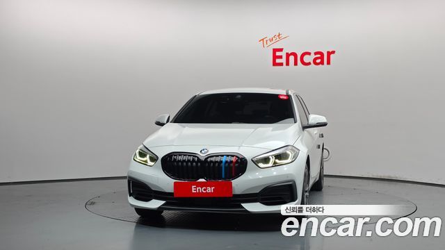 BMW 1 Series (F40) 120i Advantage 2022 — фото 3