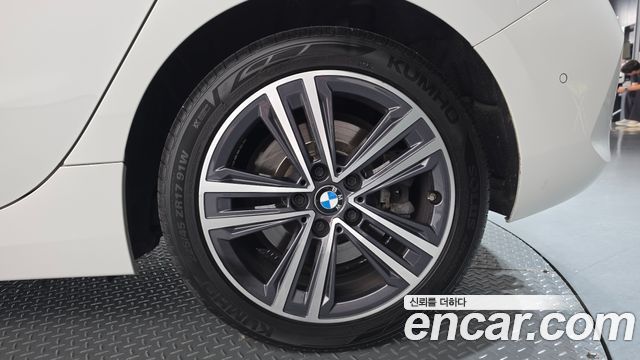 BMW 1 Series (F40) 120i Advantage 2022 — фото 21