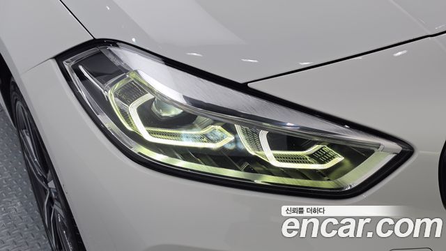 BMW 1 Series (F40) 120i Advantage 2022 — фото 22