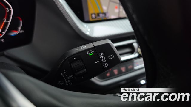 BMW 1 Series (F40) 120i Advantage 2022 — фото 27
