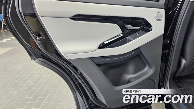 Land Rover Range Rover Evoque (II) P250 Dynamic SE 2025 — фото 31