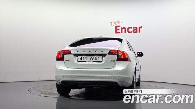 Volvo S60 D2 2nd 2014 — фото 4