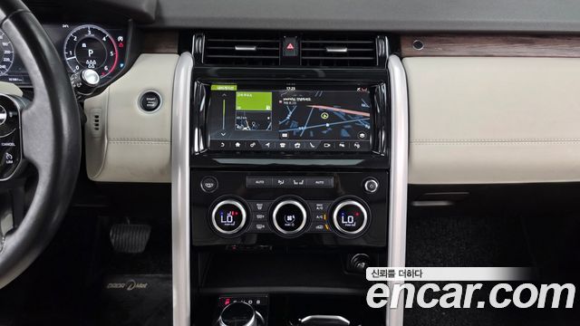 Land Rover Discovery 5 3.0 SD6 HSE 2019 — фото 14
