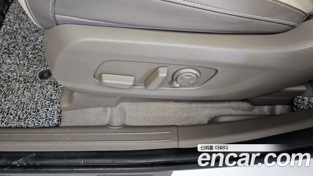 Kia Carnival (IV) Gasoline 9-Seater Hi Limousine Signature 2024 — фото 31
