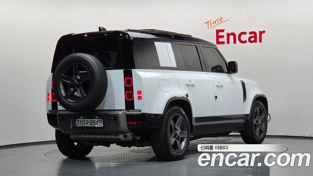 Land Rover Defender (L663) 110 P300 X-Dynamic SE 2025 — фото 2