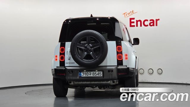 Land Rover Defender (L663) 110 P300 X-Dynamic SE 2025 — фото 4
