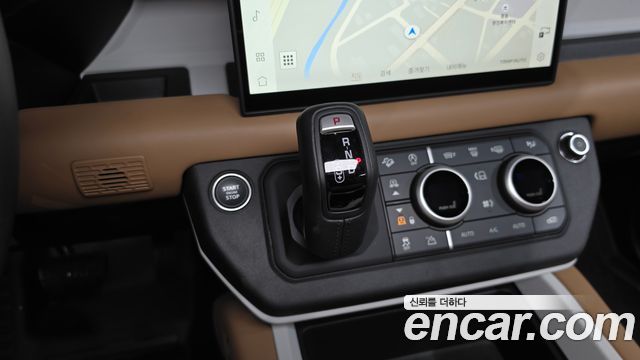 Land Rover Defender (L663) 110 P300 X-Dynamic SE 2025 — фото 9