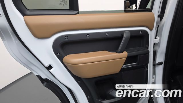 Land Rover Defender (L663) 110 P300 X-Dynamic SE 2025 — фото 25