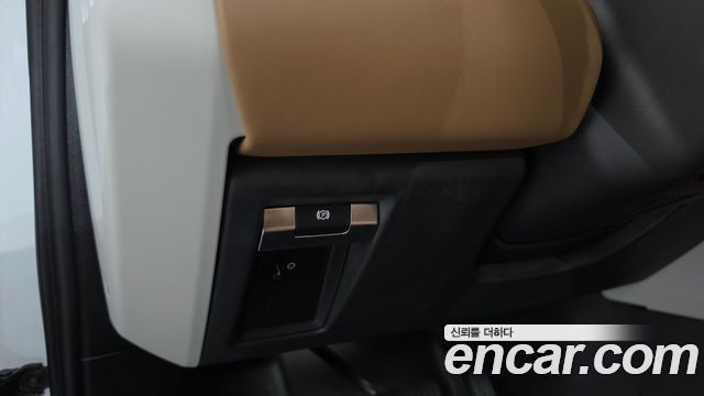 Land Rover Defender (L663) 110 P300 X-Dynamic SE 2025 — фото 27