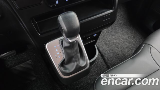 Hyundai Staria L3.5 Tourer 11-Seater Modern 2025 — фото 9