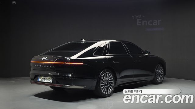 Hyundai Grandeur (GN7) 2,5 Gasoline 2WD Calligraphy 2025 — фото 2