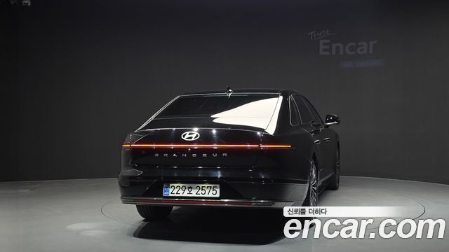 Hyundai Grandeur (GN7) 2,5 Gasoline 2WD Calligraphy 2025 — фото 4