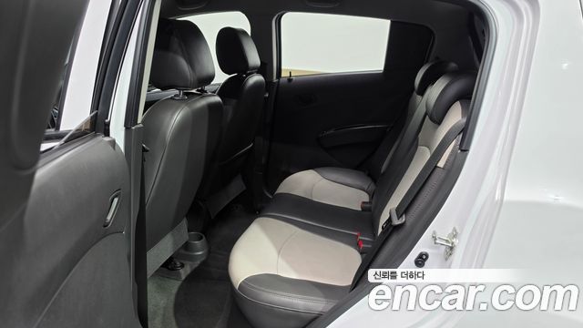 Chevrolet Spark Spark S LT 2014 — фото 11