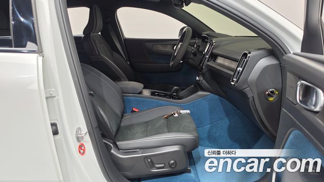 Volvo C40 Recharge Twin Ultimate 2023 — фото 11