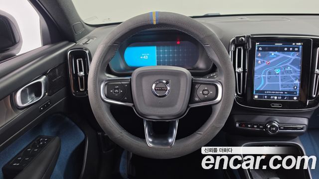 Volvo C40 Recharge Twin Ultimate 2023 — фото 13