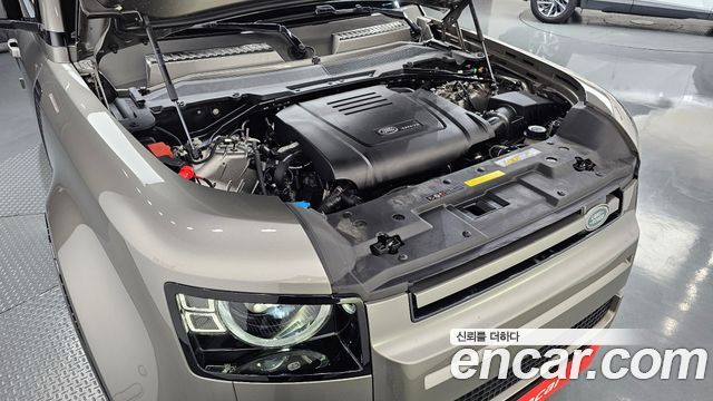 Land Rover Defender (L663) 110 P300 X-Dynamic SE 2025 — фото 6