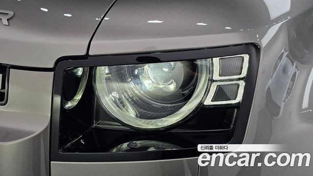 Land Rover Defender (L663) 110 P300 X-Dynamic SE 2025 — фото 22