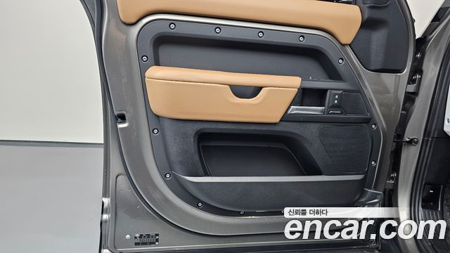 Land Rover Defender (L663) 110 P300 X-Dynamic SE 2025 — фото 24