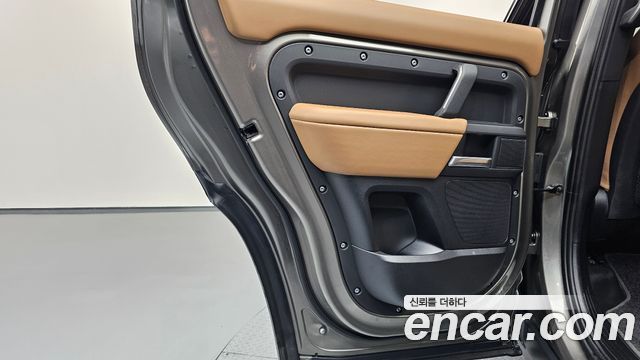 Land Rover Defender (L663) 110 P300 X-Dynamic SE 2025 — фото 25